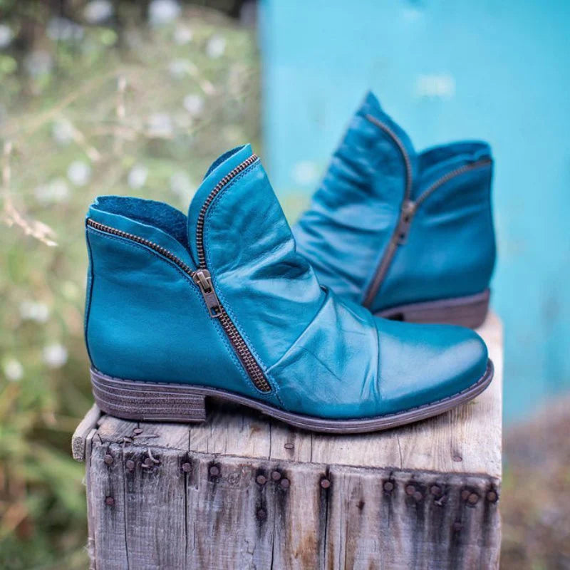 Chic Fold-Zip Ankle Boots with Bold Edges