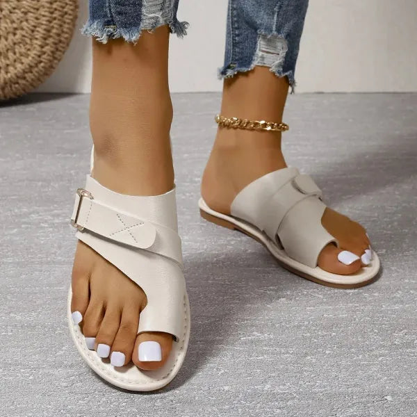 Stylish Horizon Buckle Sandals