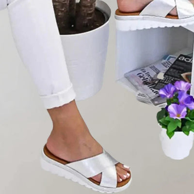 Tranquil Crossband Sandals