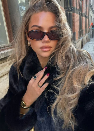 Vintage Allure Oval Sunglasses